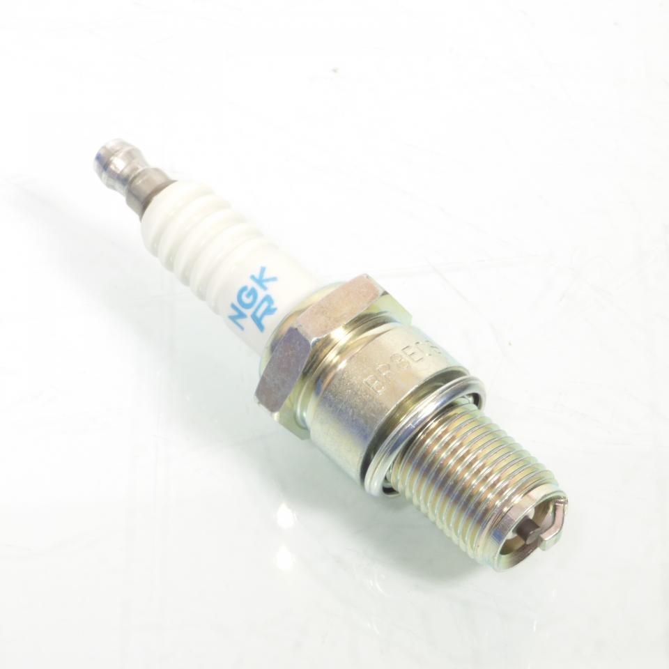 Bougie d'allumage NGK pour moto Honda 75 NS1 Après 1996 BR8ECS / 3972 Neuf