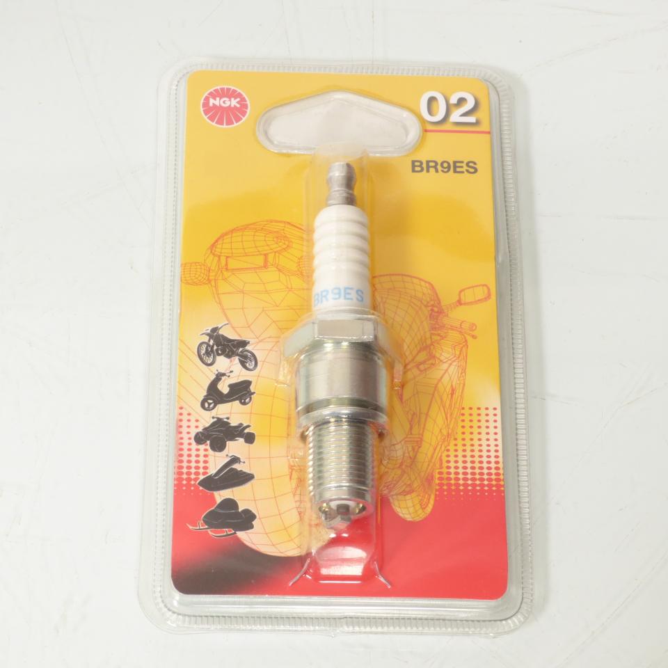Bougie d'allumage NGK pour Moto KTM 125 Duke 1998 à 2000 Neuf