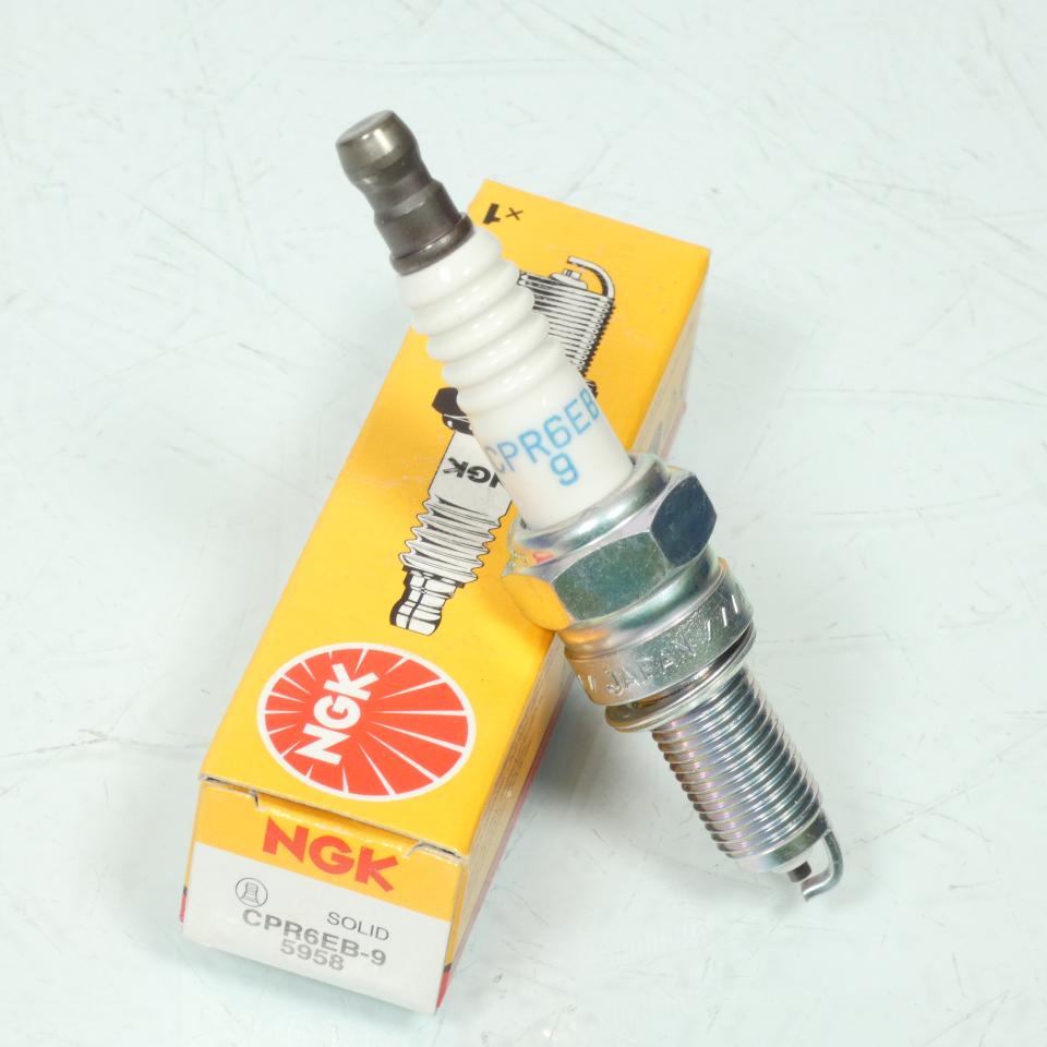 Bougie d'allumage NGK pour moto Victory 1500 8 BALLS 2005 CPR6EB-9 / 5958 Neuf