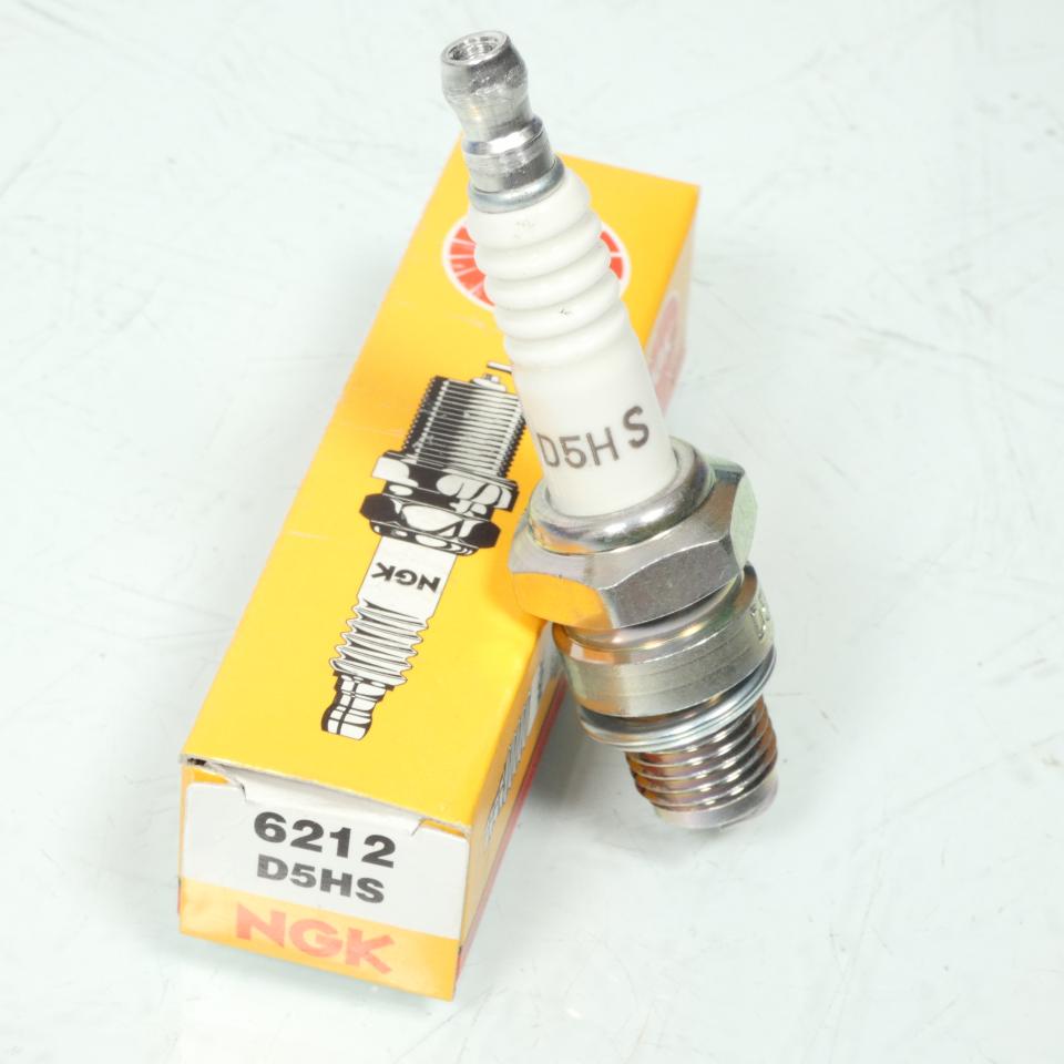 Bougie d'allumage NGK pour moto D5HS / 6212 Neuf