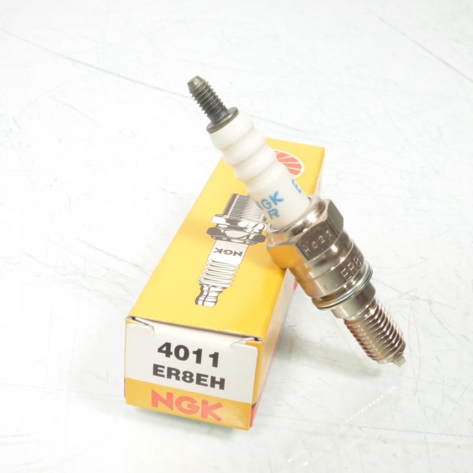 Bougie d'allumage NGK pour scooter ER8EH / 4011 / Par 10 Neuf