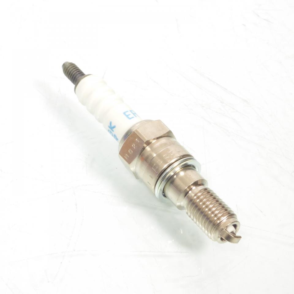 Bougie d'allumage NGK pour scooter ER8EH / 4011 / Par 10 Neuf