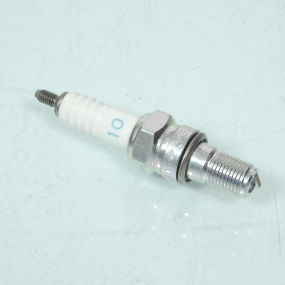 Bougie d'allumage NGK pour moto R0409B-10 / 5897 Neuf