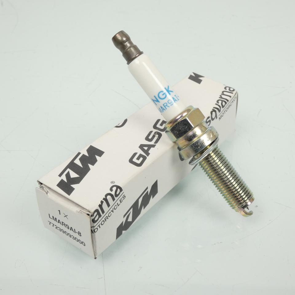 Bougie d'allumage NGK pour Deux Roues BMW NC NC LMAR9AI-8 Laser Iridium 97225 Neuf