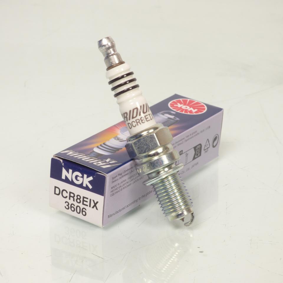 Bougie d'allumage NGK pour Moto Ducati 800 Monster 2005 à 2007 DCR8EIX / 3606 Neuf