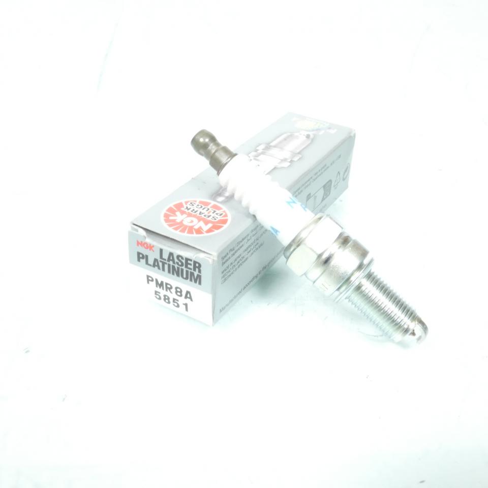 Bougie d'allumage NGK pour scooter Aprilia 250 Scarabeo Ie Après 2006 PMR8A / 5851 / Par 4 Neuf