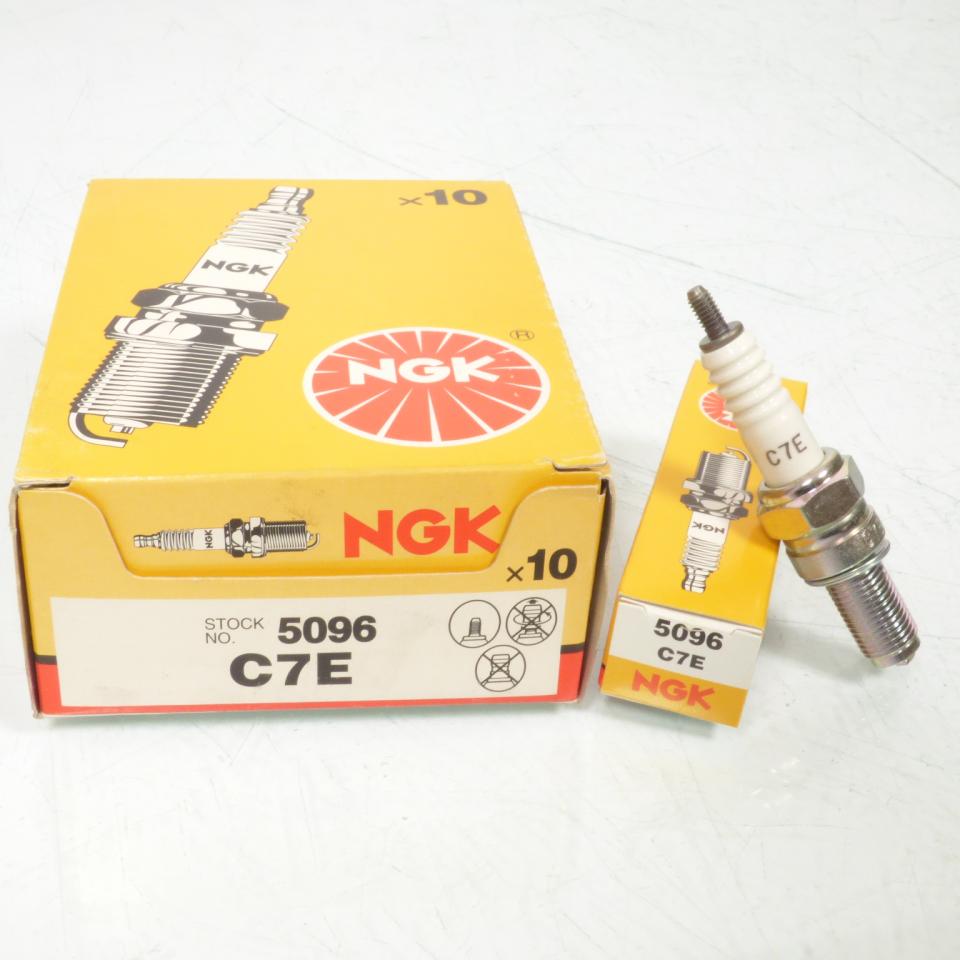 Bougie d'allumage NGK pour moto Benelli 900 TORNADO LIMITED EDITION Après 2005 C7E Par 10 Neuf
