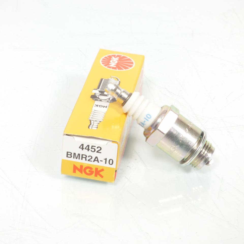 Bougie d'allumage NGK pour moto BMR2A-10 / Par 10 Neuf