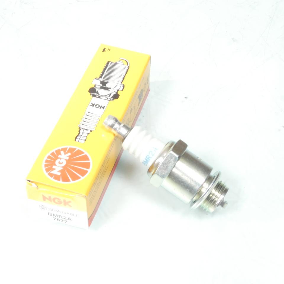 Bougie d'allumage NGK pour auto BMR2A / 7677 / Par 10 Neuf