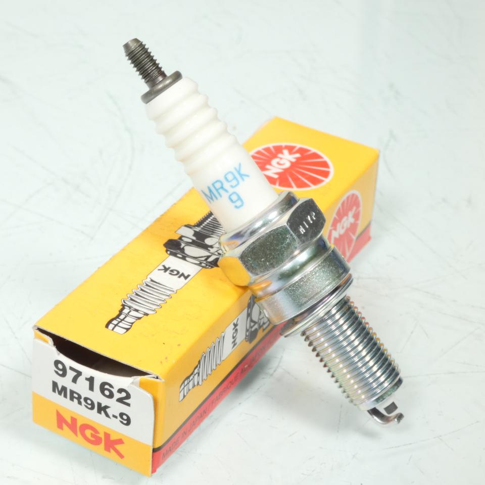 Bougie d'allumage NGK pour moto Yamaha 850 NIKEN Après 2018 MR9K-9 / 97162 Neuf