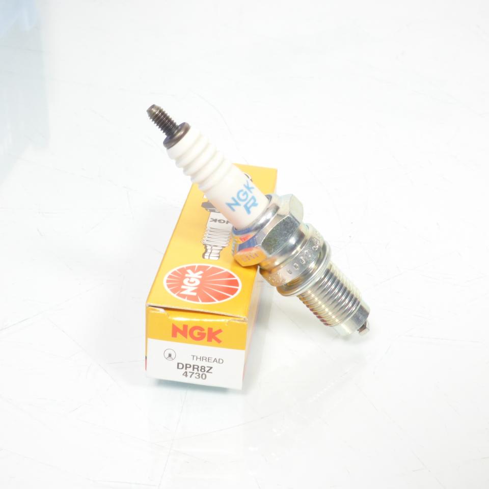 Bougie d'allumage NGK pour moto DPR8Z / 4730 / Par 10 Neuf