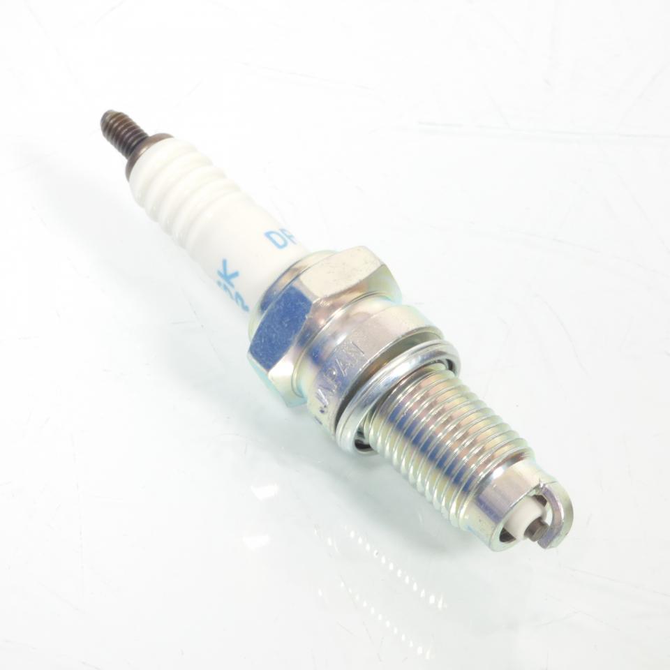 Bougie d'allumage NGK pour moto DPR8Z / 4730 / Par 10 Neuf