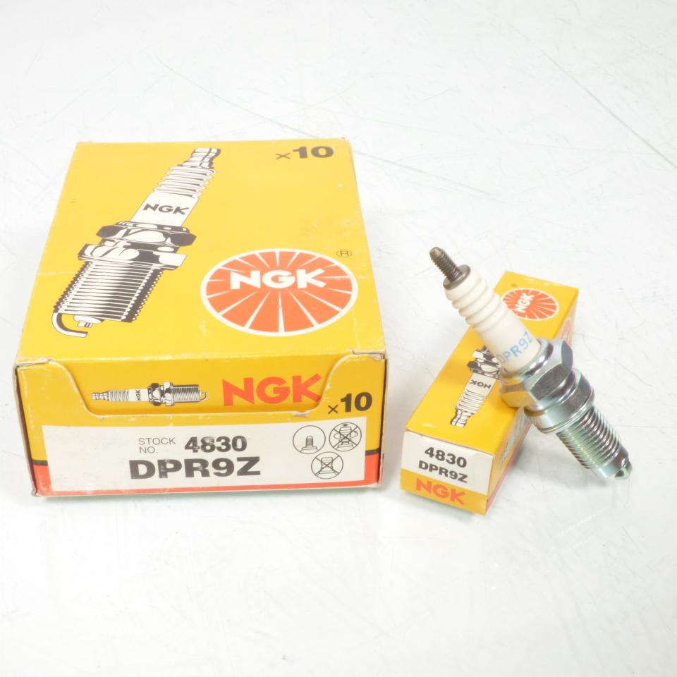 Bougie d'allumage NGK pour moto DPR9Z / 4830 / Par 10 Neuf