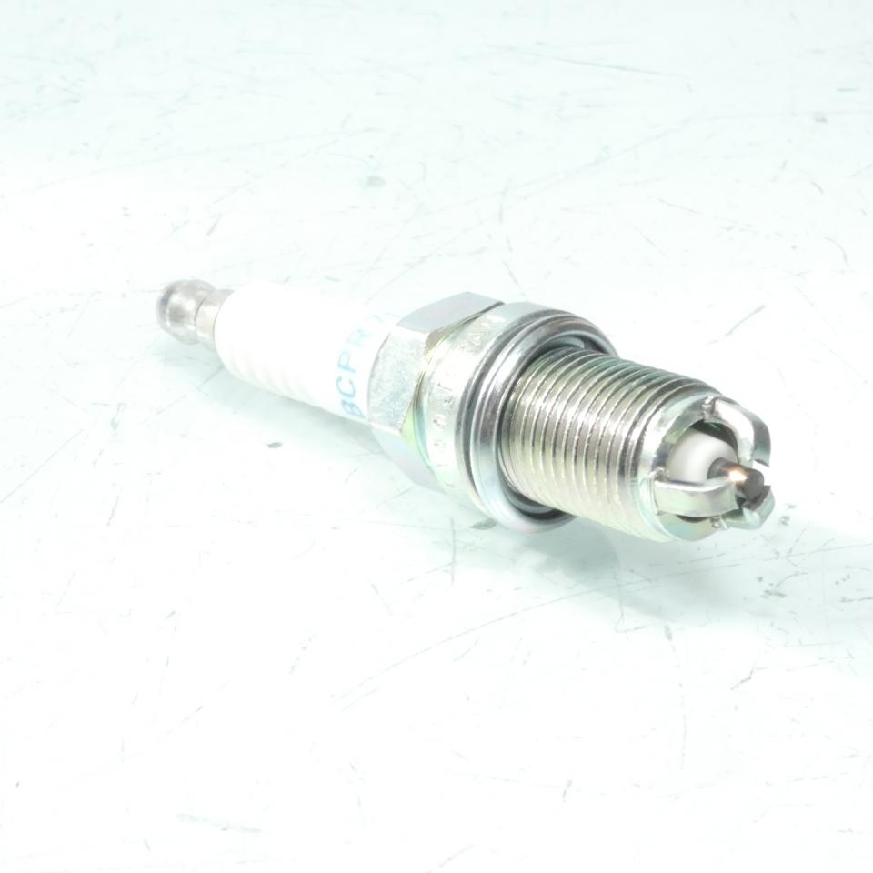 Bougie d'allumage NGK pour moto BCPR7ET / 2164 / Par 10 Neuf