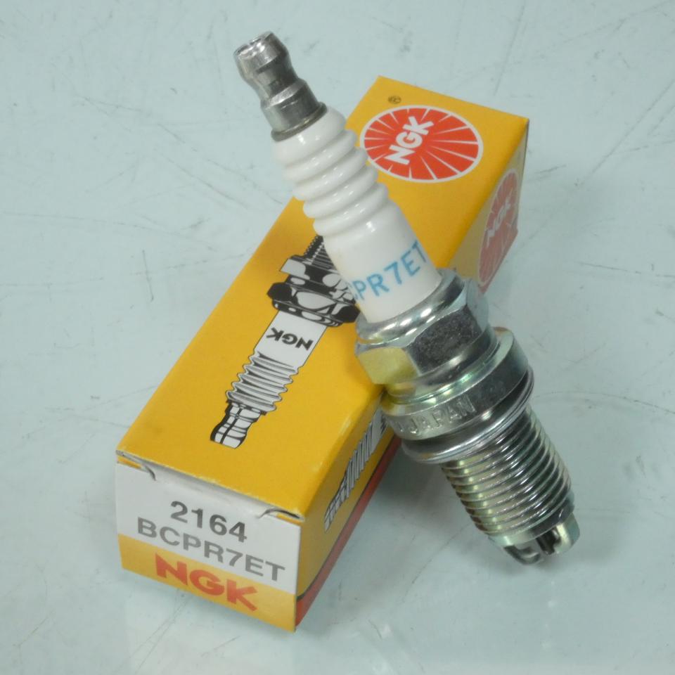 Bougie d'allumage NGK pour moto BCPR7ET / 2164 / Par 10 Neuf