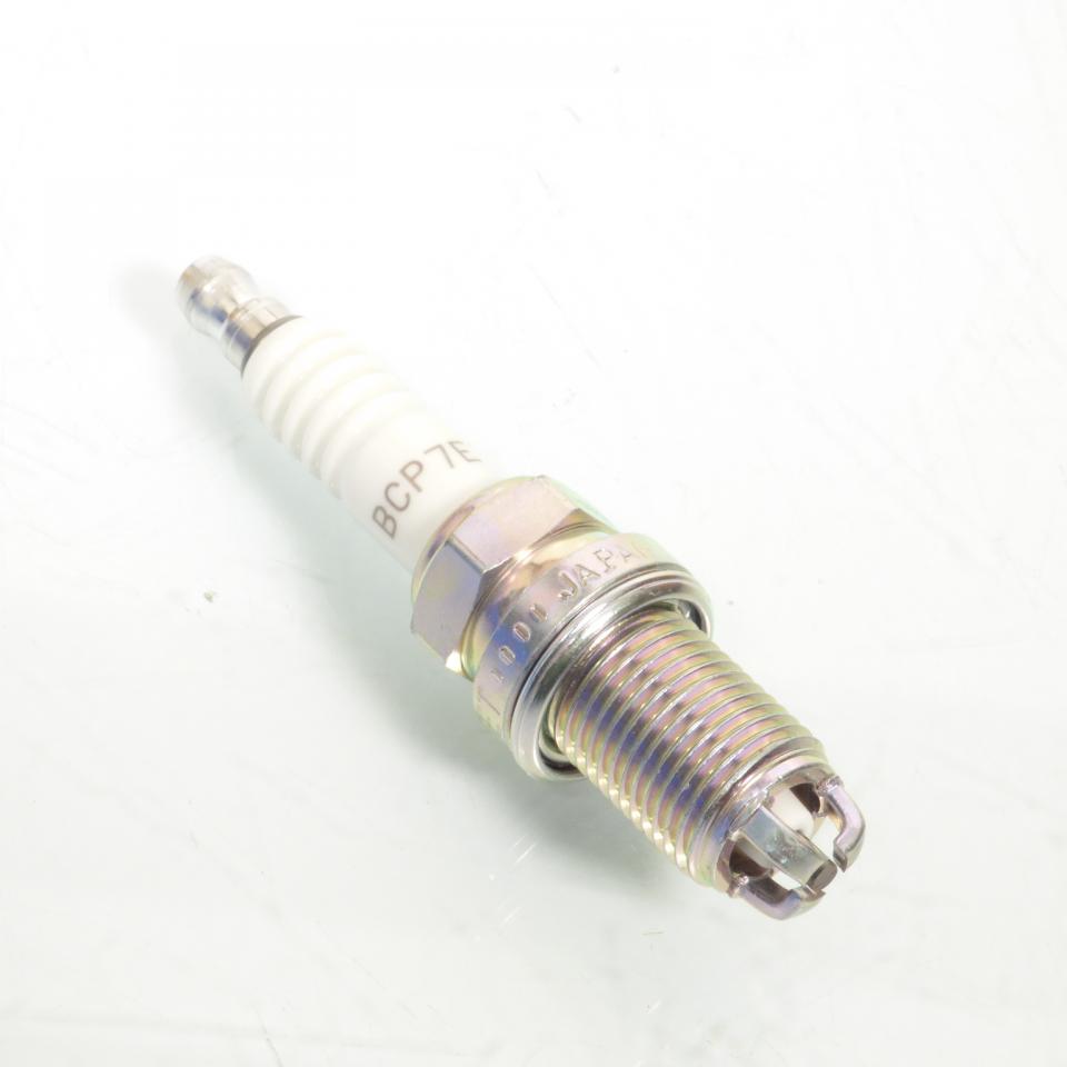 Bougie d'allumage NGK pour moto BCP7ET / 2078 Neuf