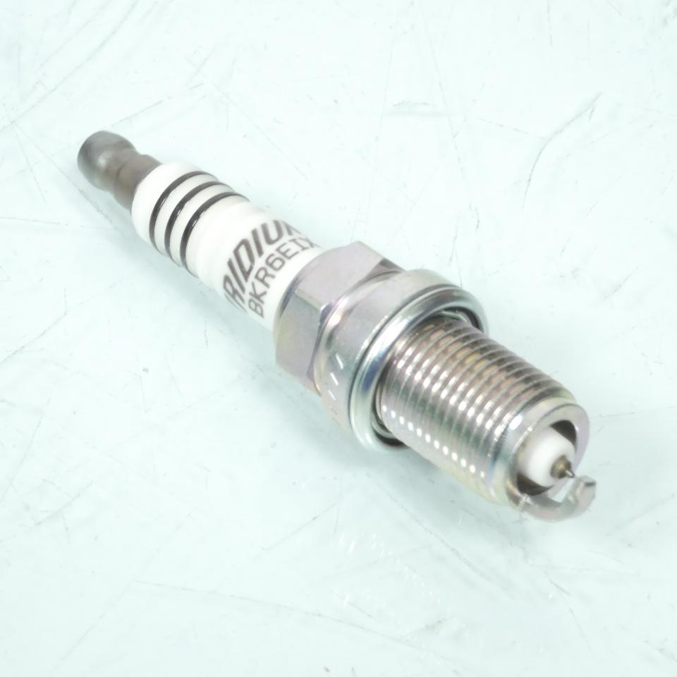 Bougie d'allumage NGK pour Moto BMW 1200 R C Montauk 2000 à 2003 BKR6EIX / 6418 Neuf