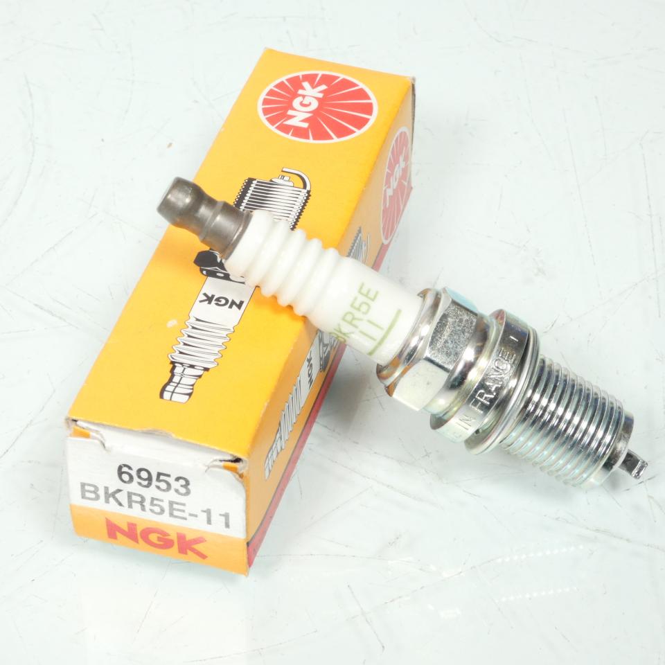 Bougie d'allumage NGK pour moto BKR5E-11 Neuf