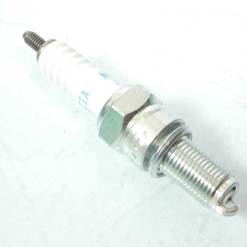 Bougie d'allumage NGK pour moto Suzuki 250 RM-Z Après 2007 CR8EIA-10 / 4708 / Par 4 Neuf