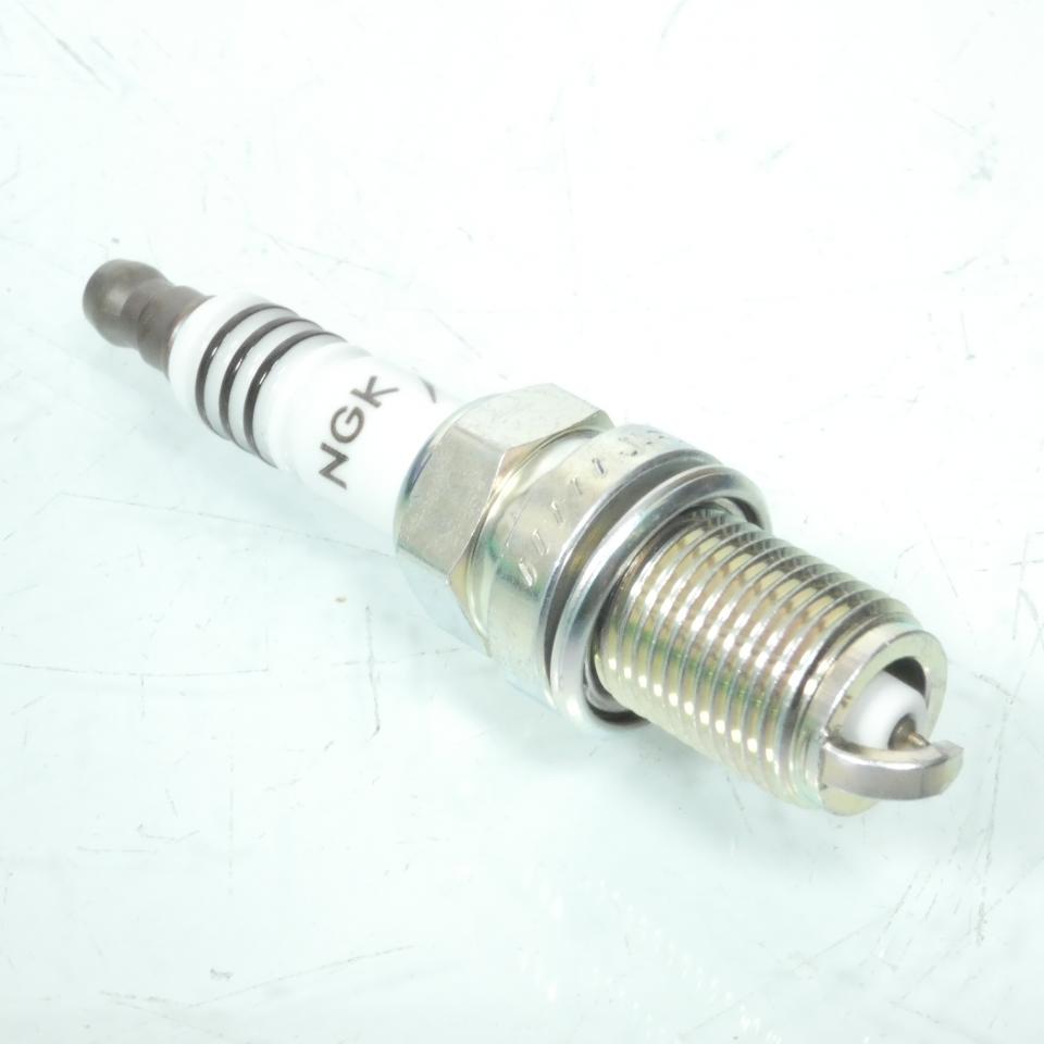 Bougie d'allumage NGK pour moto Moto Guzzi 650 V65 Après 1987 BCPR6EIX / 5689 Neuf