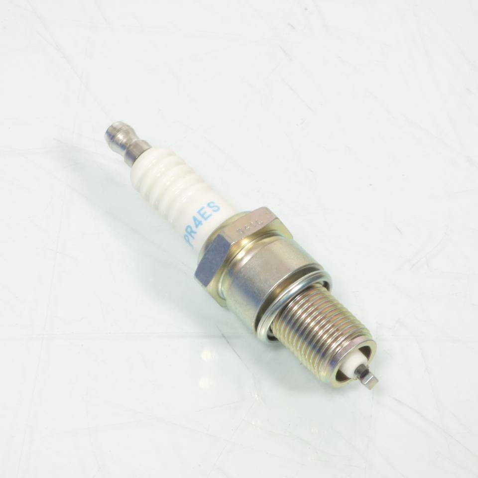 Bougie d'allumage NGK pour moto BPR4ES / 7222 Neuf