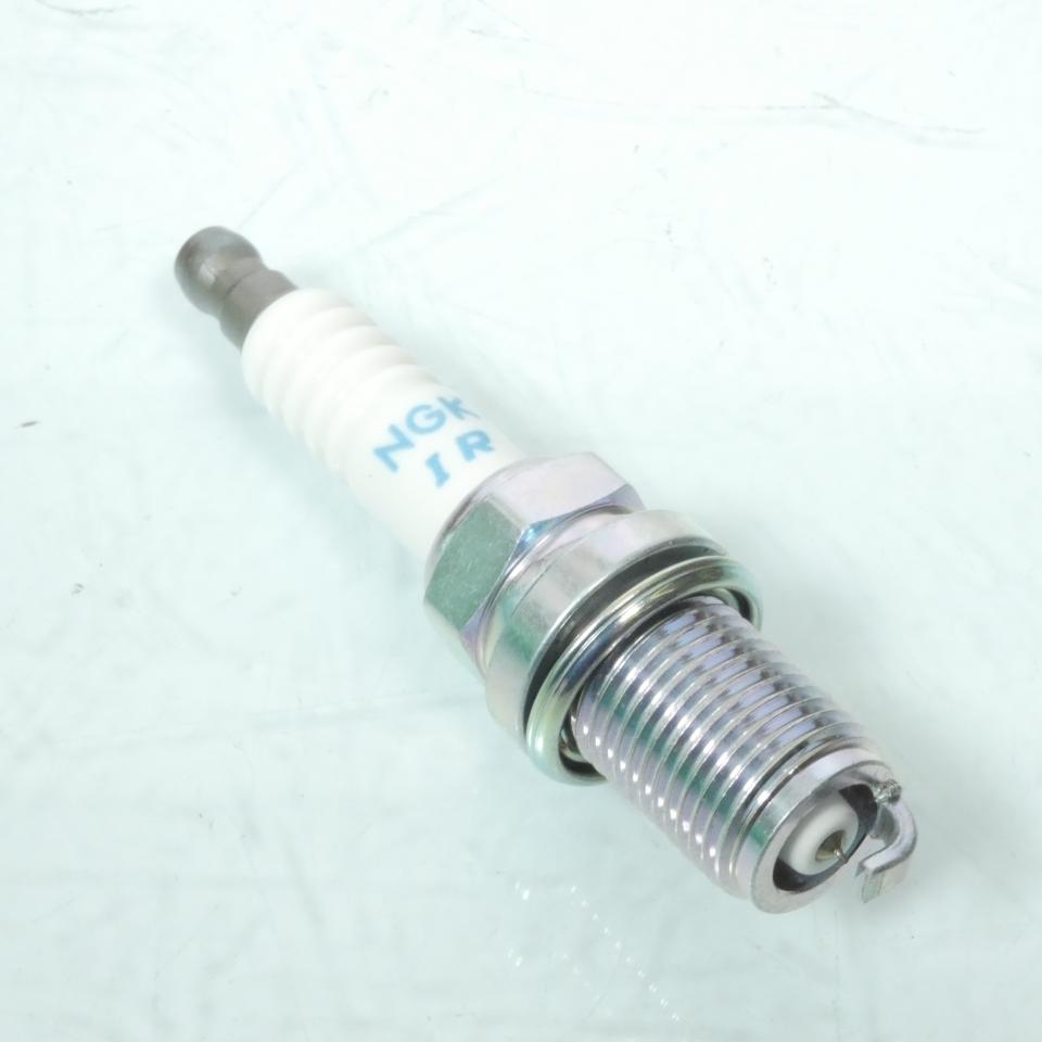 Bougie d'allumage NGK pour moto FR8BI-11 / 6968 Neuf