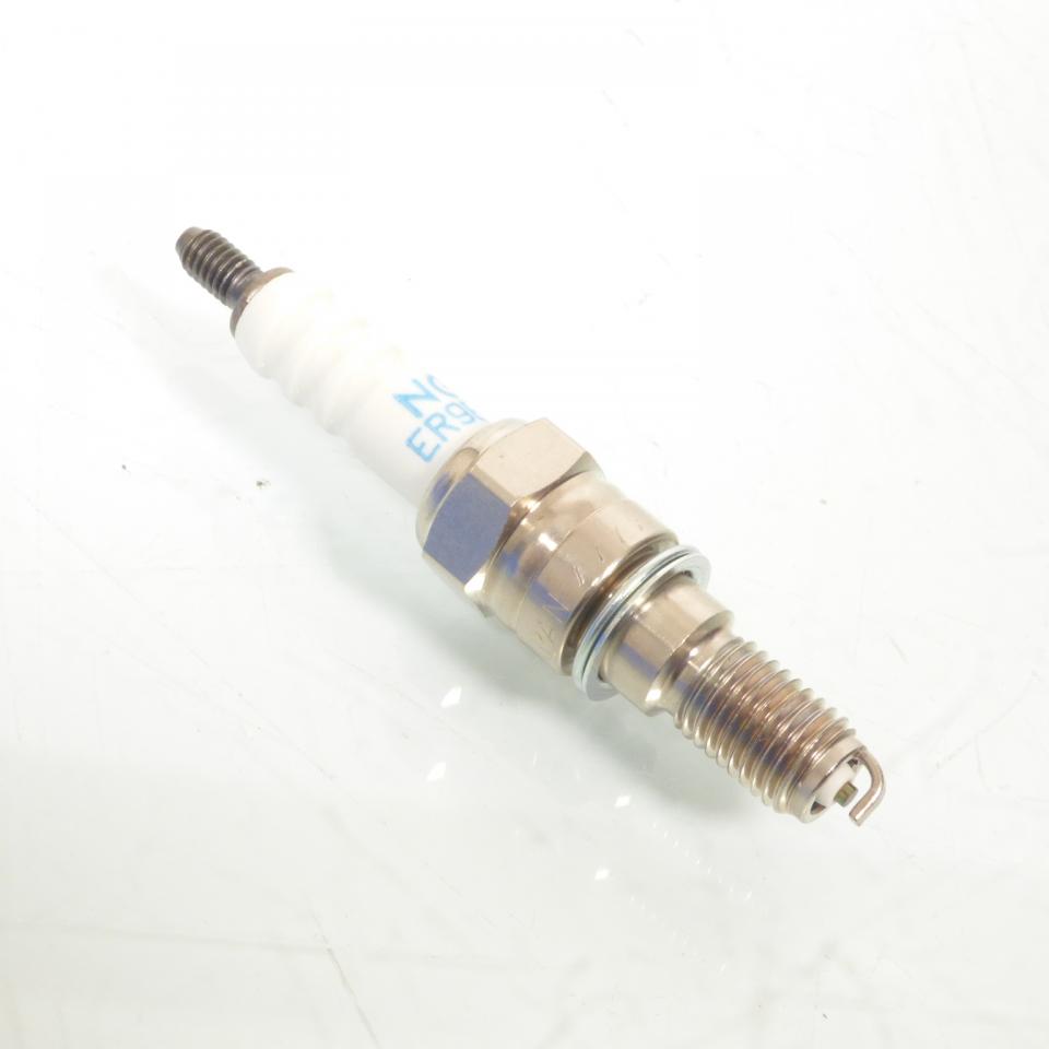 Bougie d'allumage NGK pour scooter Piaggio 50 Vespa primavera 2013 à 2017 ER9EH-N / 95748 / 640326 Neuf