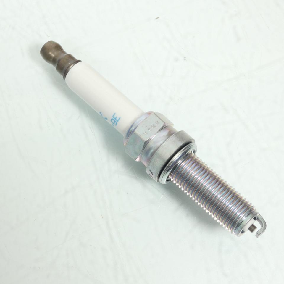 Bougie d'allumage NGK pour moto BMW 850 F GS Adventure Après 2021 LMAR9J-9E / 94162 Neuf