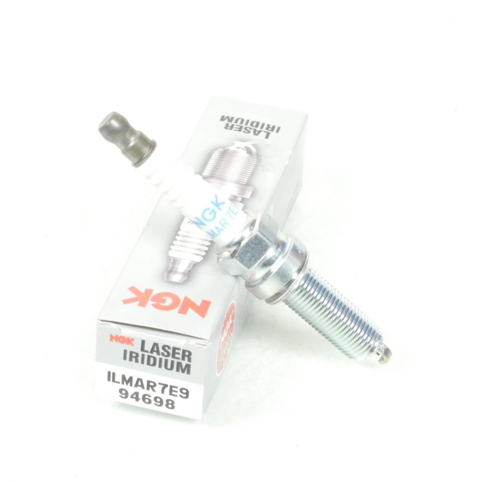 Bougie d'allumage NGK pour moto ILMAR7E9 / 94698 / 94702-00442 Neuf