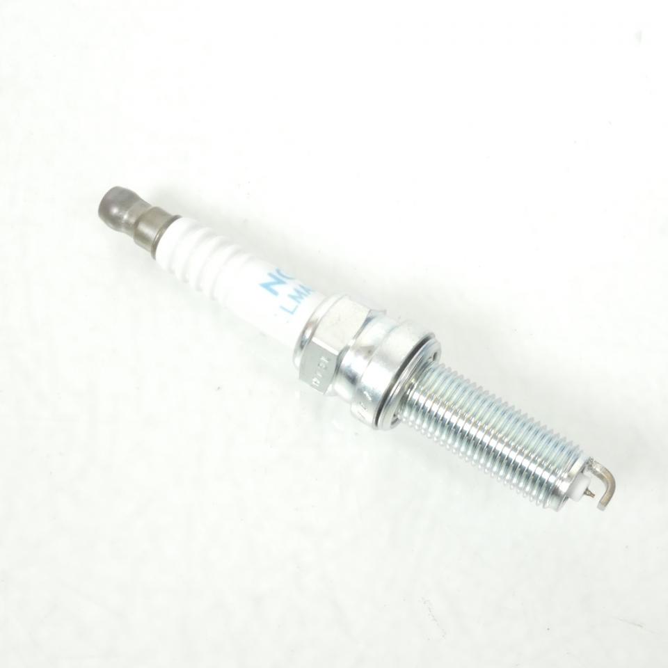 Bougie d'allumage NGK pour moto ILMAR7E9 / 94698 / 94702-00442 Neuf