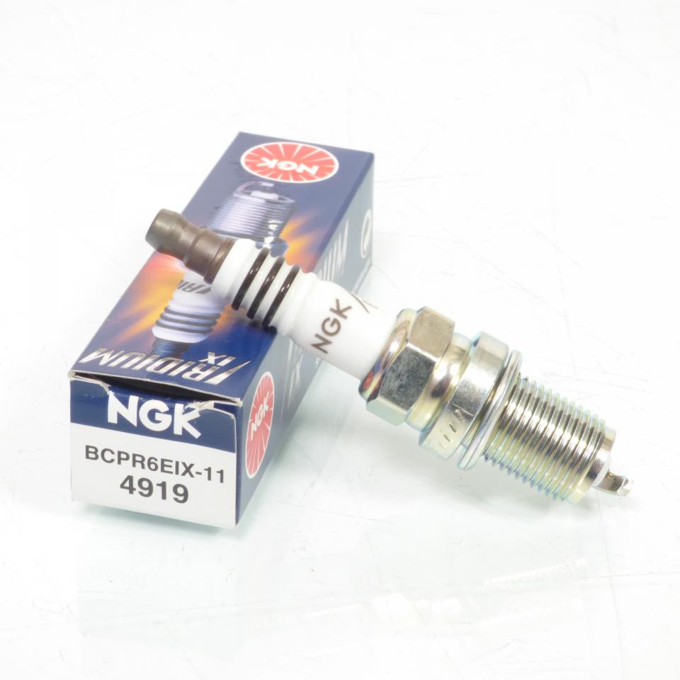 Bougie d'allumage NGK pour moto Yamaha 600 Tt R BCPR6EIX-11 / 4919 Neuf
