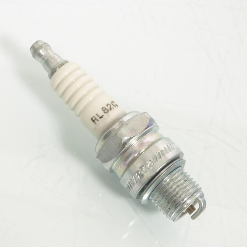 Bougie d'allumage origine pour scooter RL82C / 487042 / BR6HS Neuf