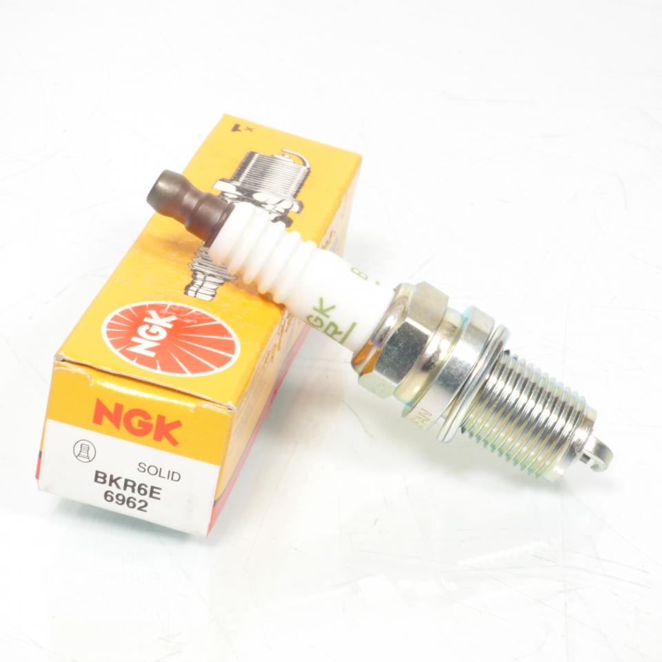 Bougie d'allumage NGK pour Quad Polaris 325 Magnum 1999 à 2000 BKR6E / 6962 Neuf
