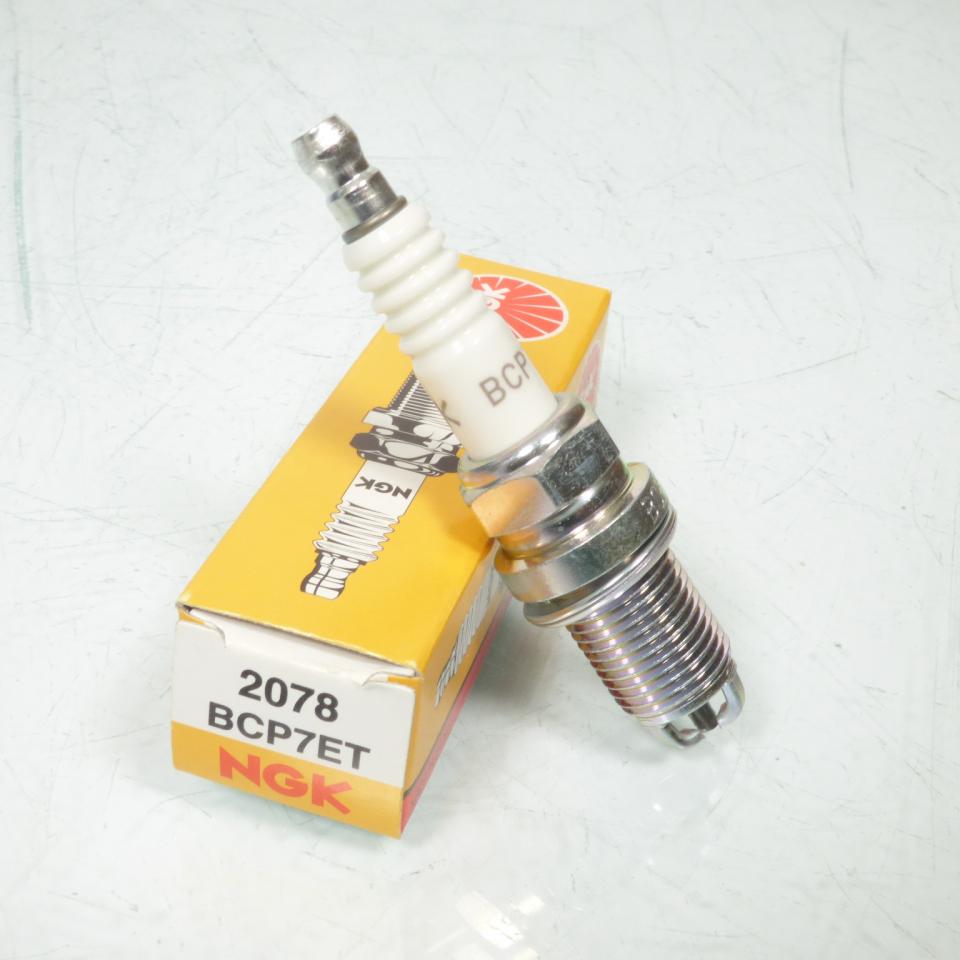 Bougie d'allumage NGK pour moto BCP7ET / 2078 / par 10 Neuf
