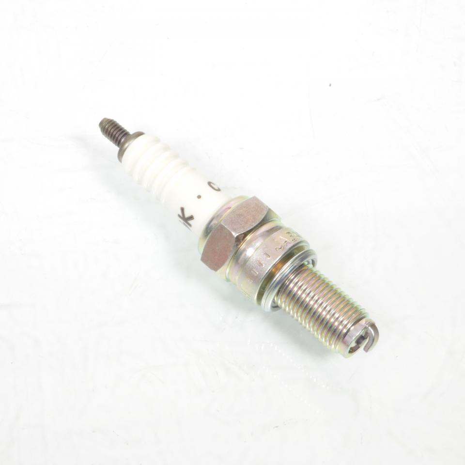 Bougie d'allumage NGK pour moto C9E / 7499 Neuf