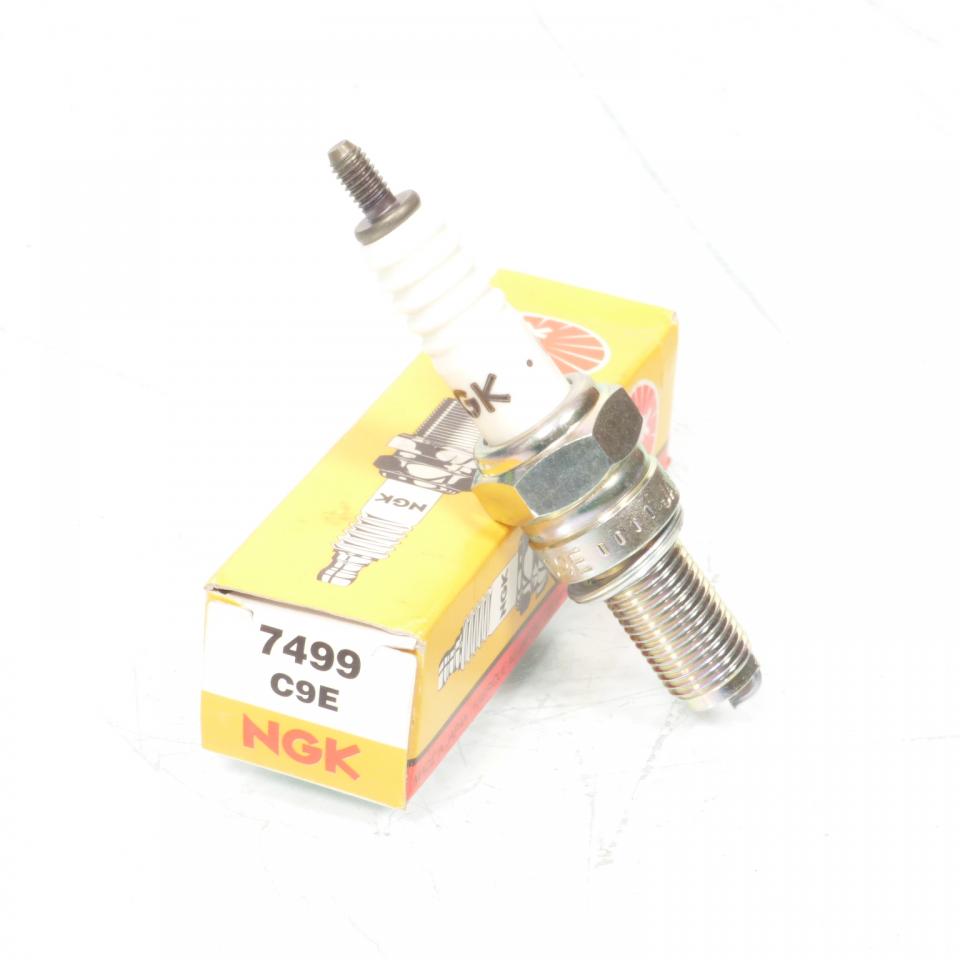 Bougie d'allumage NGK pour moto C9E / 7499 Neuf