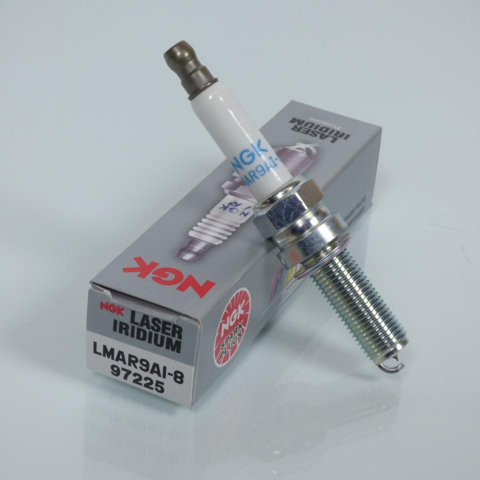Bougie d'allumage NGK pour Auto LMAR9AI-8 Laser Iridium 97225 Neuf