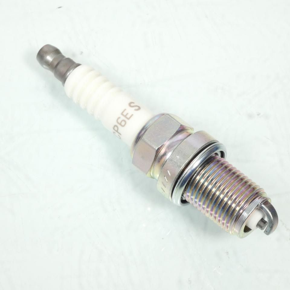 Bougie d'allumage NGK pour moto BCP6ES / 4930 Neuf