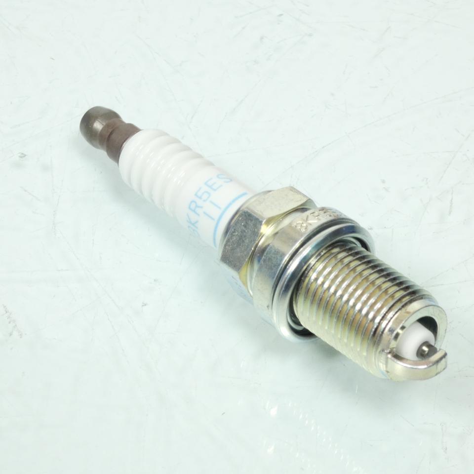 Bougie d'allumage NGK pour moto BKR5ES-11 / 2382 Neuf