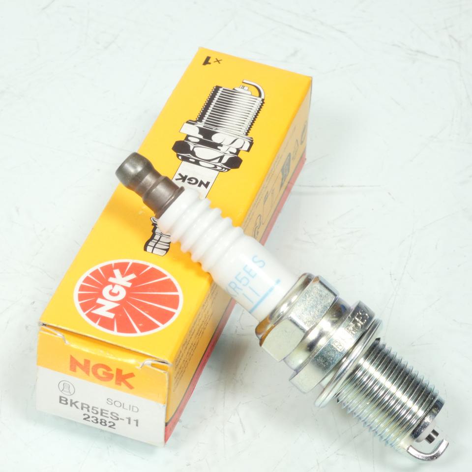 Bougie d'allumage NGK pour moto BKR5ES-11 / 2382 Neuf