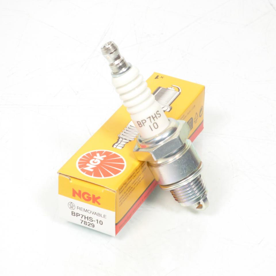 Bougie d'allumage NGK pour Yamaha 50 Beluga BP7HS-10 / 7829 / par 10 Neuf