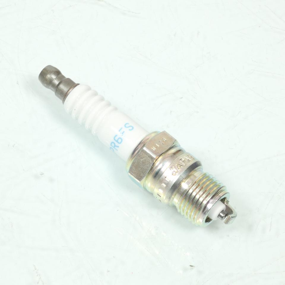 Bougie d'allumage NGK pour moto BPR6FS / 2623 Neuf