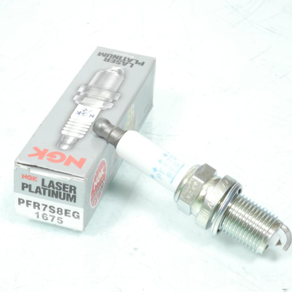 Bougie d'allumage NGK pour moto PFR7S8EG / 1675 Neuf
