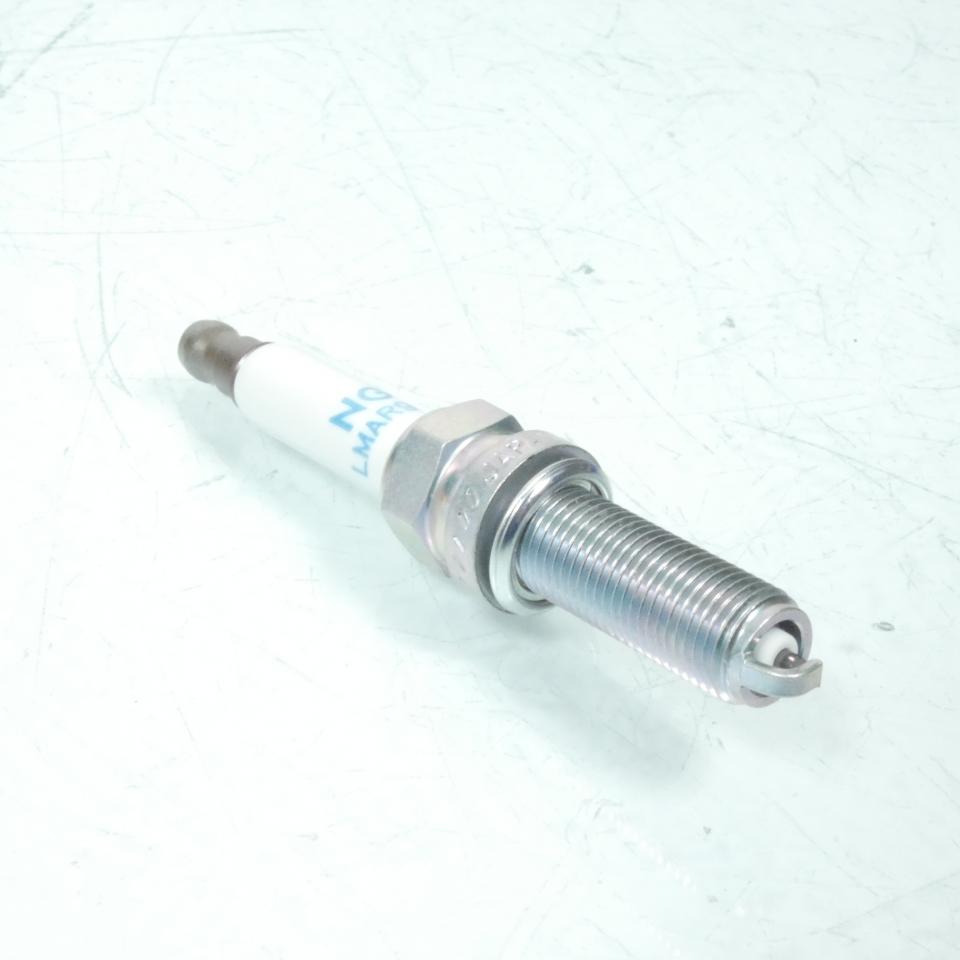 Bougie d'allumage NGK pour moto BMW 850 F Gs 2019 à 2021 LMAR9J-9E / 94162 / 10 Neuf