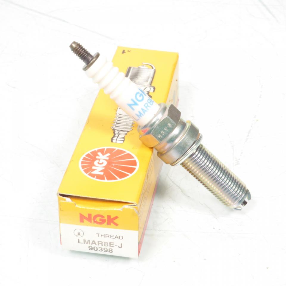 Bougie d'allumage NGK pour moto Yamaha 250 WR F Après 2021 LMAR8E-J / 90398 Neuf