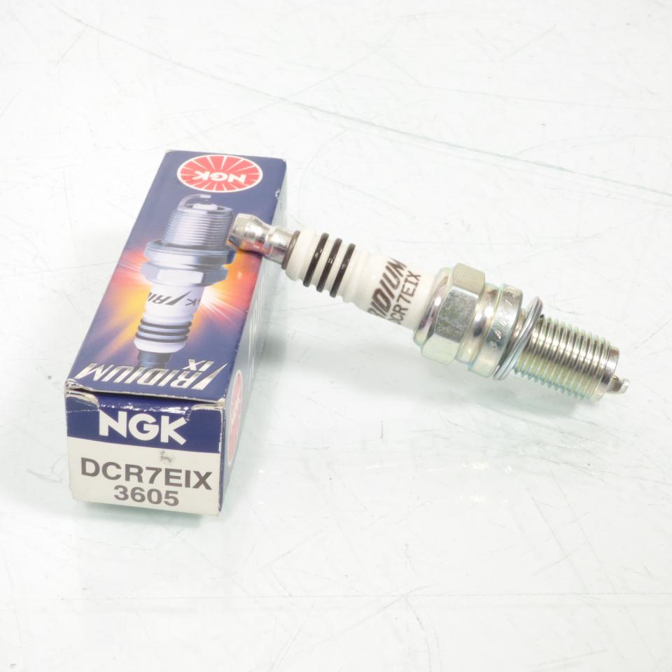 Bougie d'allumage NGK pour moto DCR7EIX / 3605 Neuf