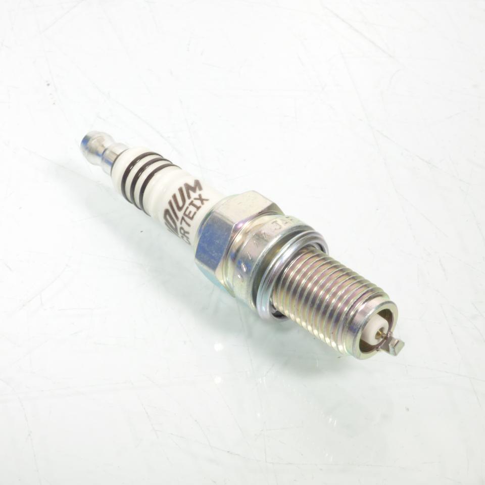 Bougie d'allumage NGK pour moto DCR7EIX / 3605 Neuf