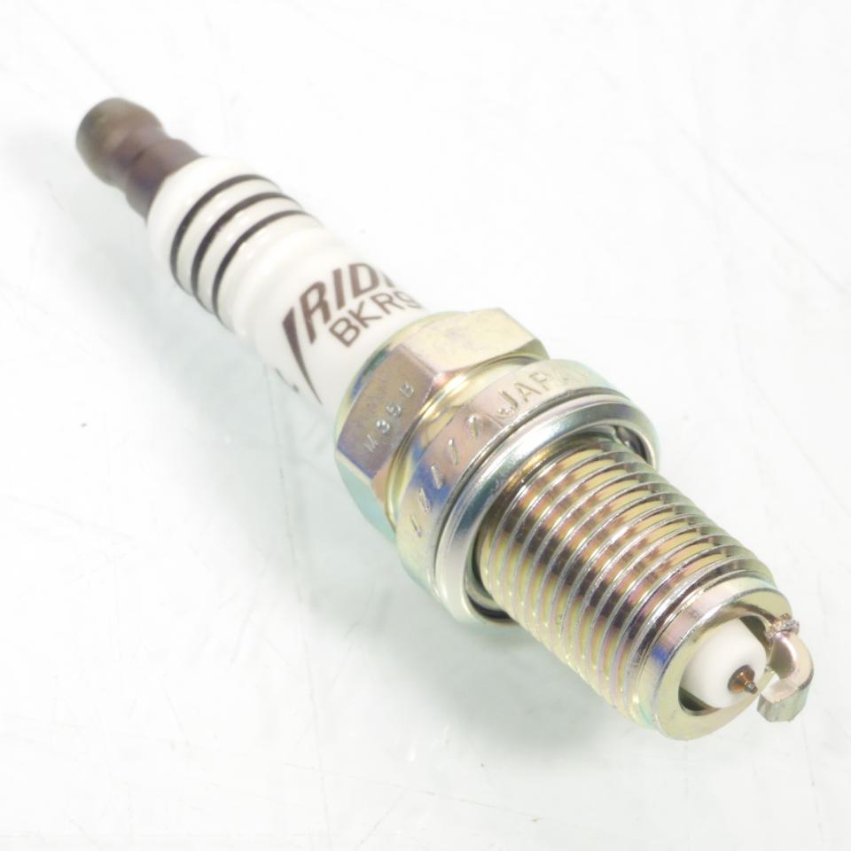 Bougie d'allumage NGK pour moto BKR9EIX / 2669 Neuf