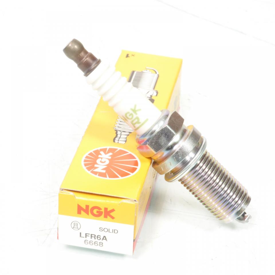 Bougie d'allumage NGK pour moto LFR6A / 6668 Neuf