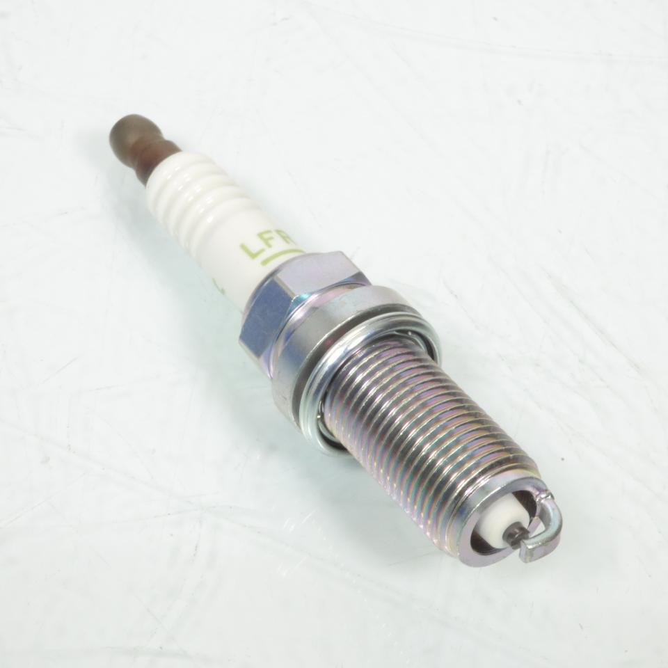 Bougie d'allumage NGK pour moto LFR6A / 6668 Neuf